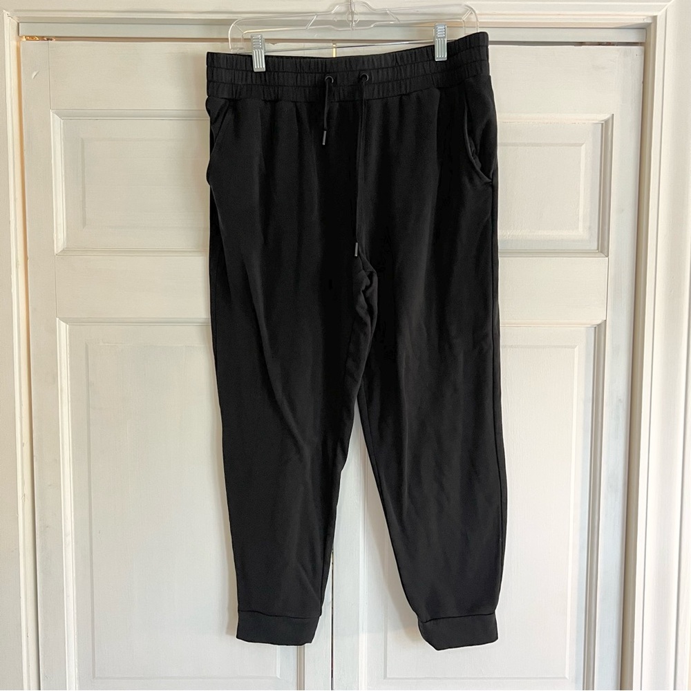 EUC soft joggers
